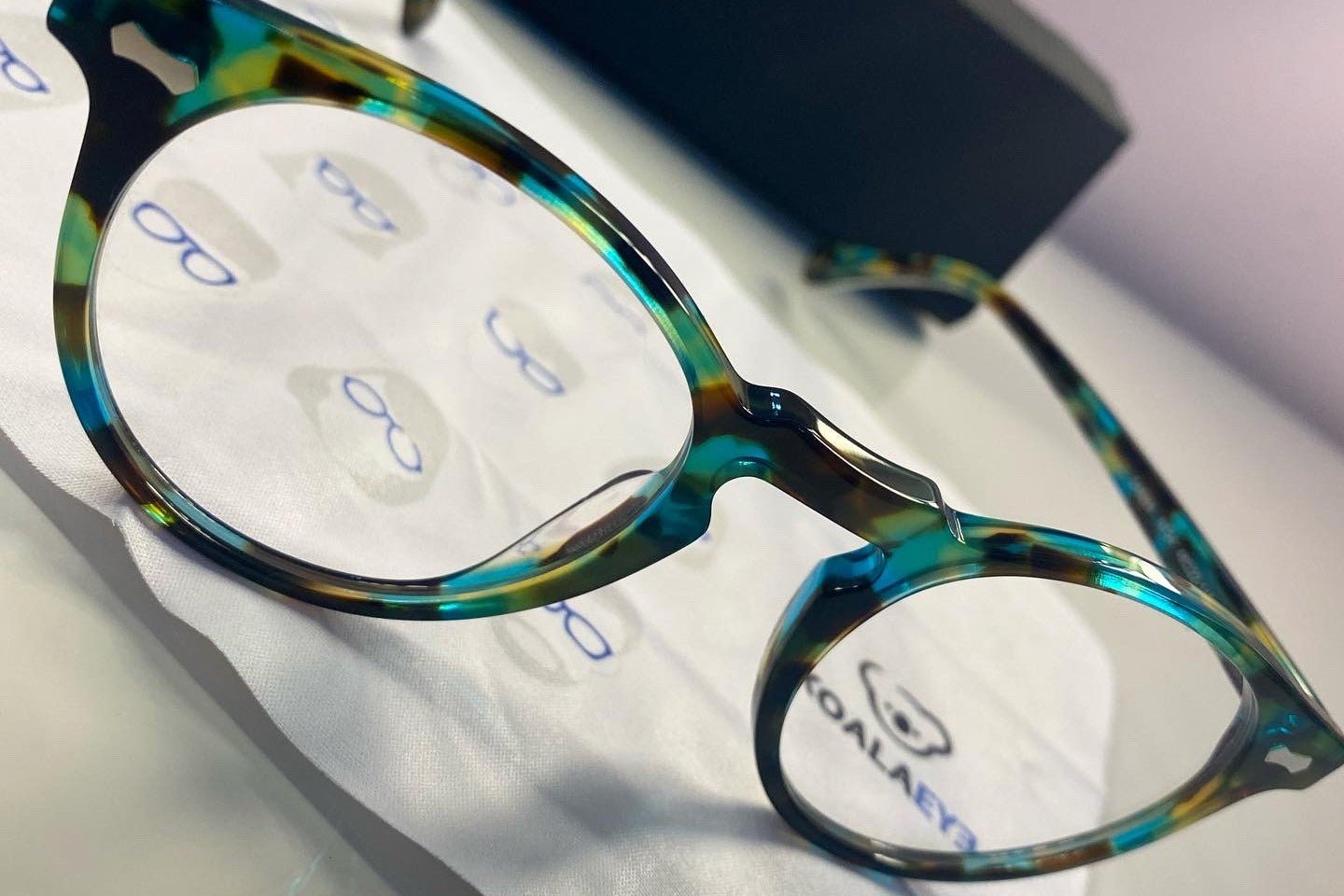 Are no line bifocals hard to get used to? | KOALAEYE OPTICAL